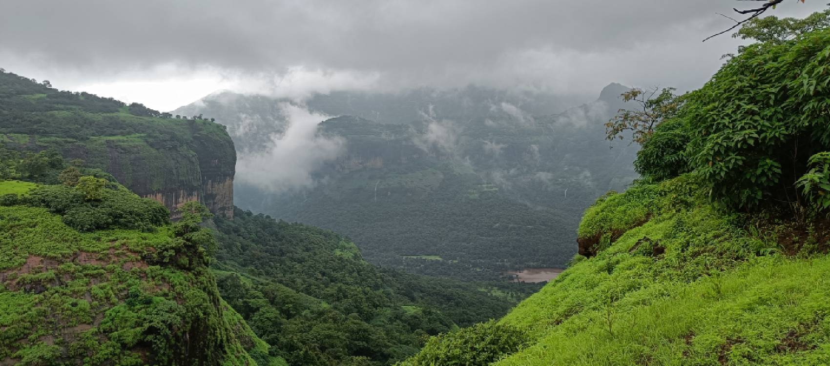 Bhandaradara Lakeide Camping.